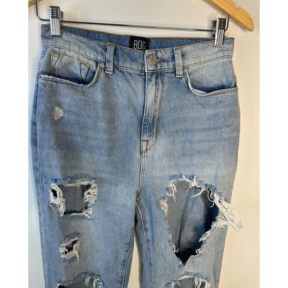 BDG Urban Outfitters High Waisted Destroyed Mom Jeans Light Wash Blue Denim 26 - Picture 4 of 15